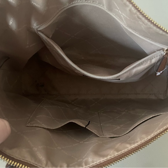 Michael Kors Shoulder Bag❗️CLOSET CLEAR OUT❗️PRICED TO SELL - Picture 7 of 11